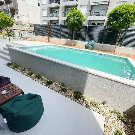Cozy Seaside With Pool & Terrace