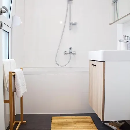 Cozy Seaside With Pool & Terrace Apartman *