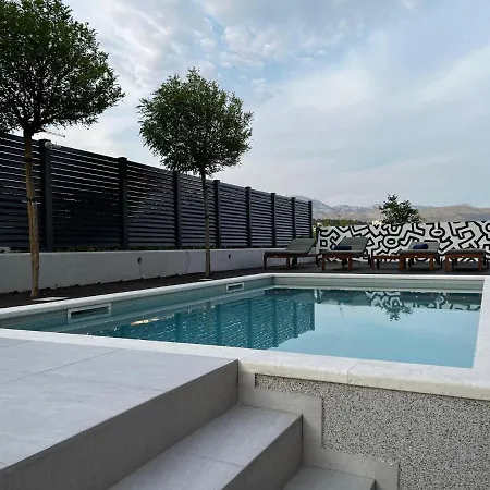 Cozy Seaside With Private Pool & Terrace Apartman *