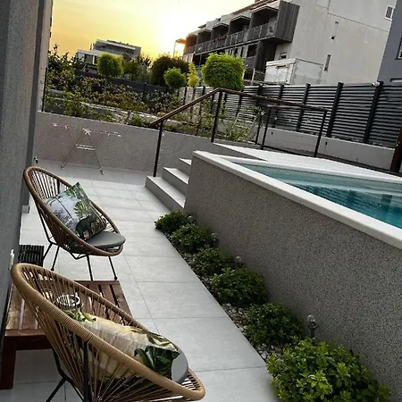Cozy Seaside With Private Pool & Terrace Apartment Split