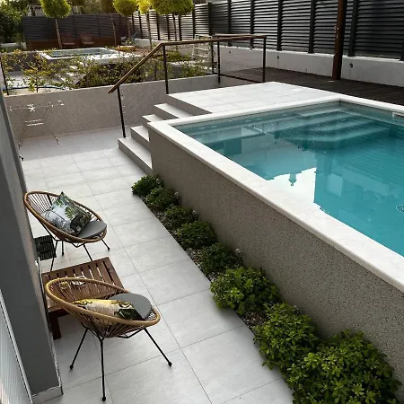 شقة Cozy Seaside With Pool & Terrace *