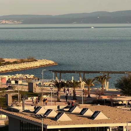 Cozy Seaside With Private Pool & Terrace Apartament *