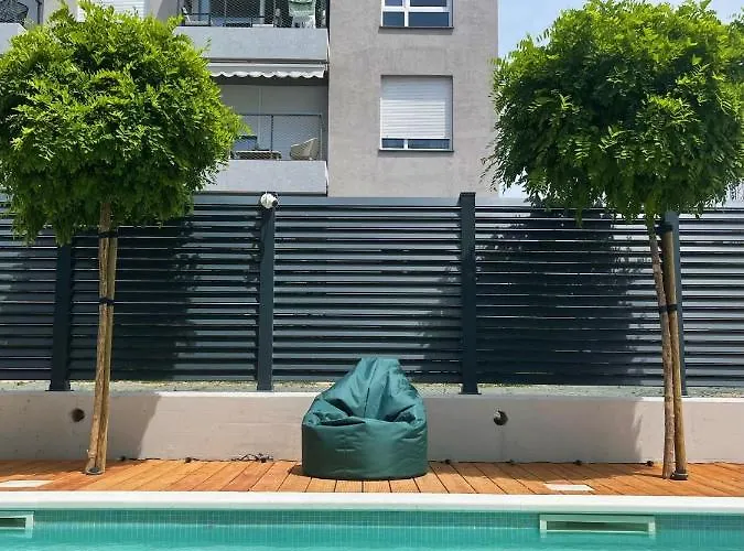 Cozy Seaside With Private Pool & Terrace Apartamento Split
