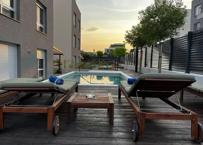 Apartamento Cozy Seaside With Private Pool & Terrace *