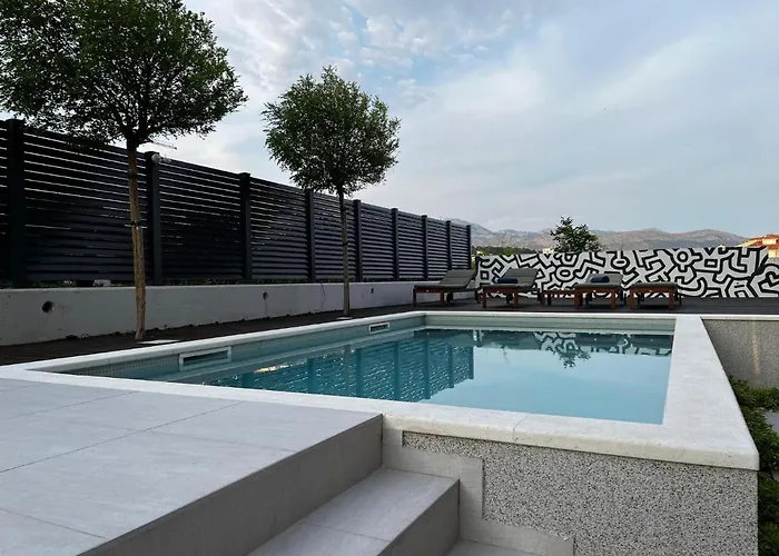Cozy Seaside With Private Pool & Terrace Apartamento *